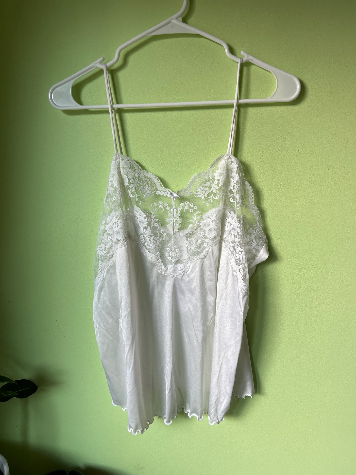 white lace cami with lettuce hem