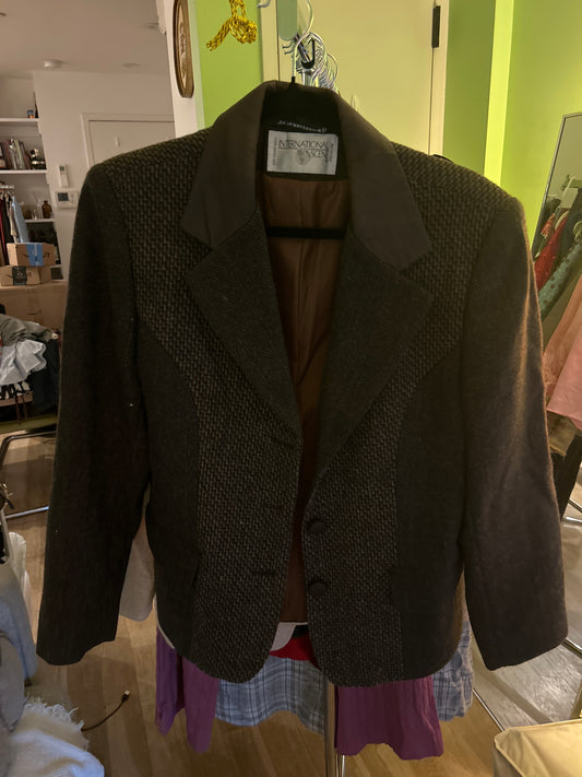 International scene hunting blazer