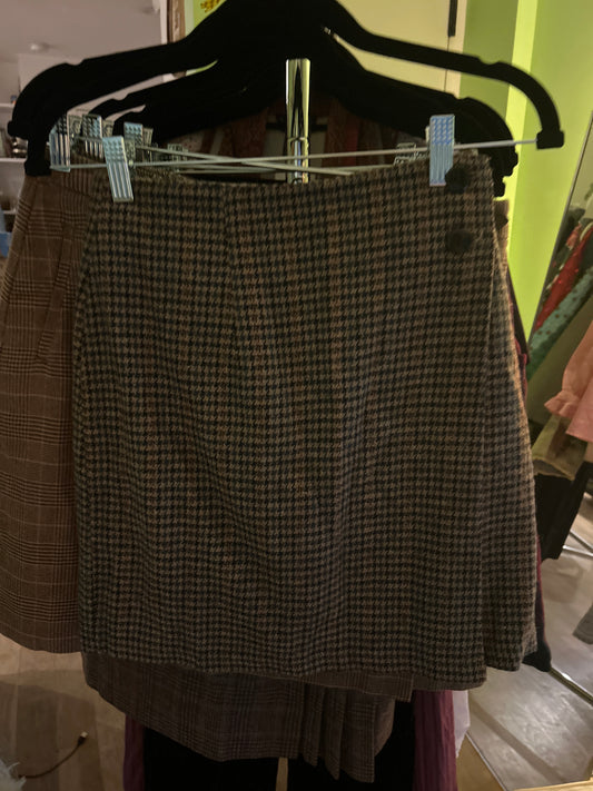 Houndstooth mini skirt