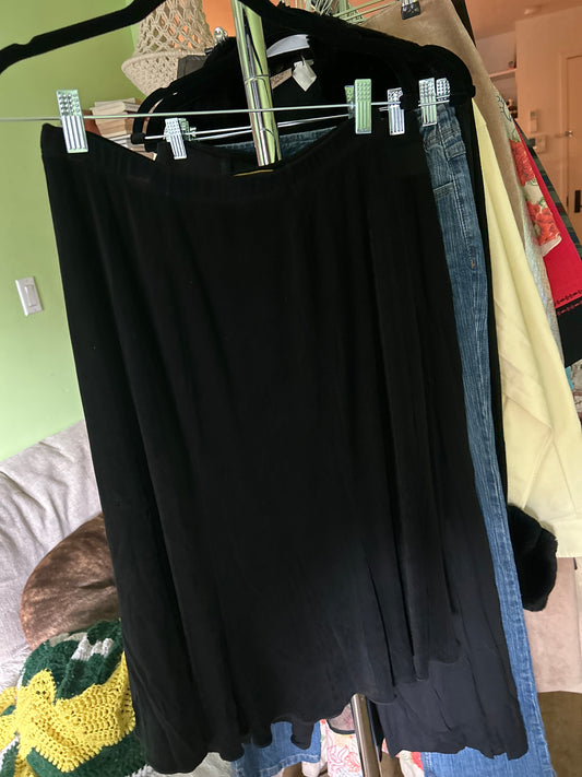 Mirasol black skirt