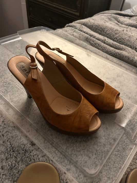 Mareli leather peep toe sandal