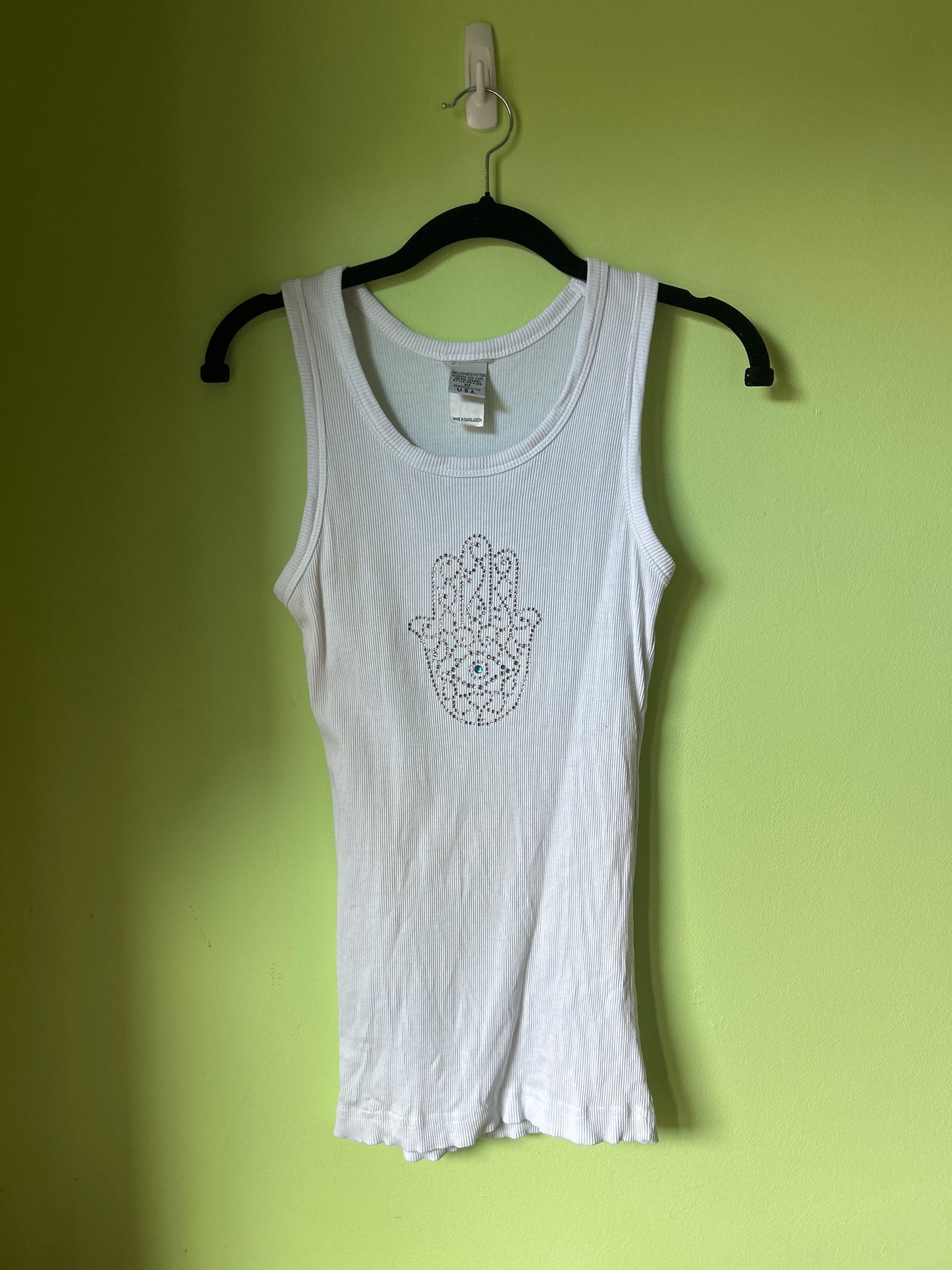White ribbed tank with rhinestone