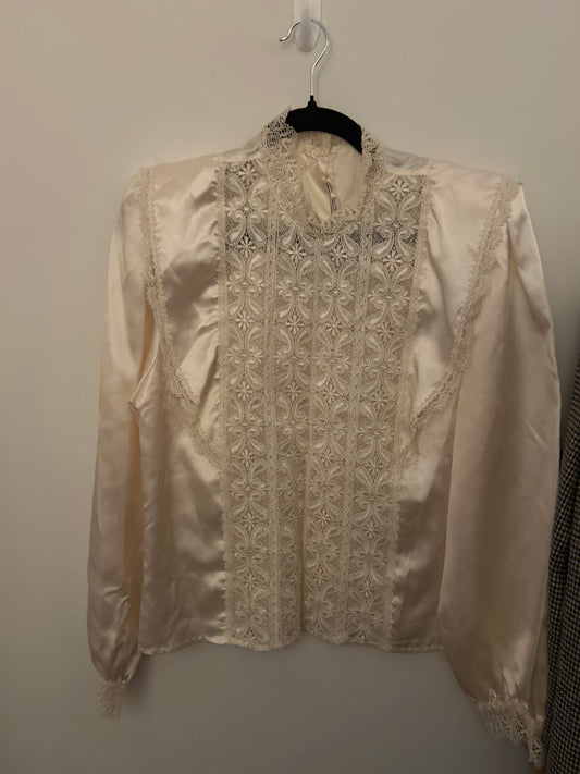 JM lace ivory blouse 124