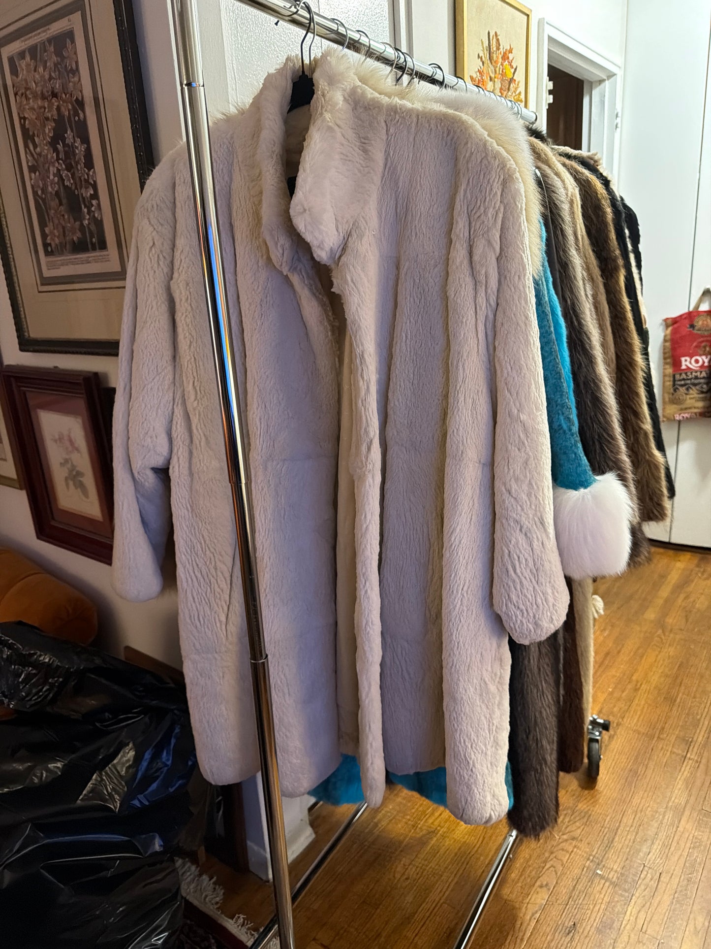 Long white fur coat JM 17