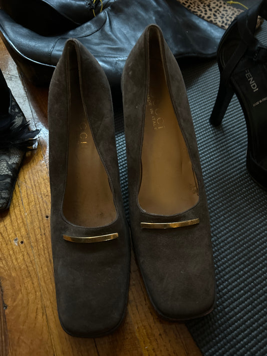 Brown Gucci shoe JM 327