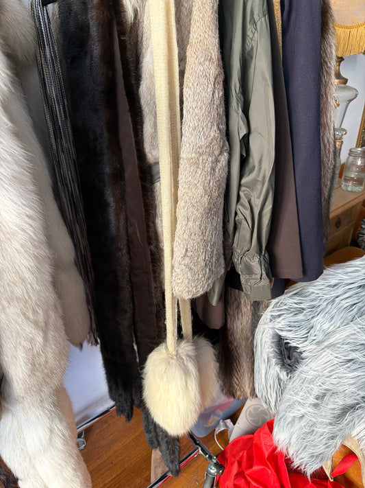 White fox tail scarf JM 3B