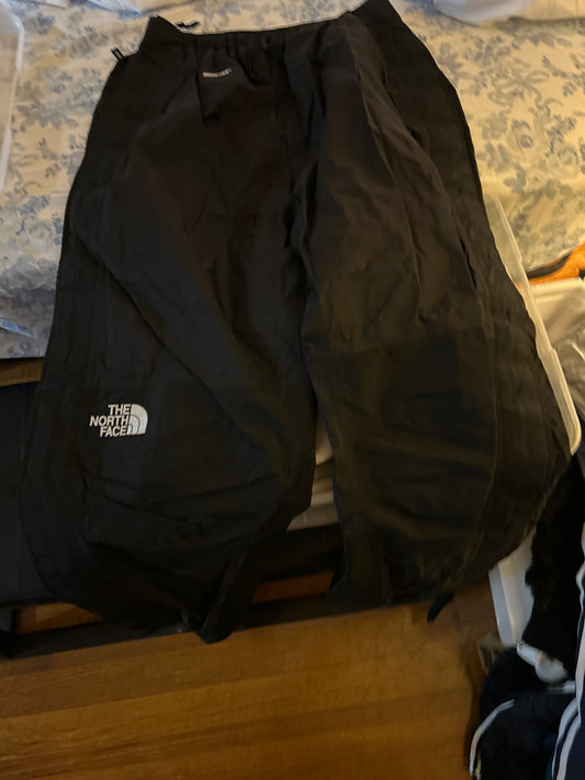 Black north face track pants