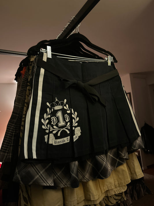 Phard black pleated skirt