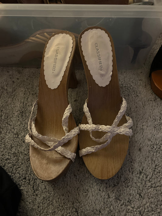 Classified heel white braiding