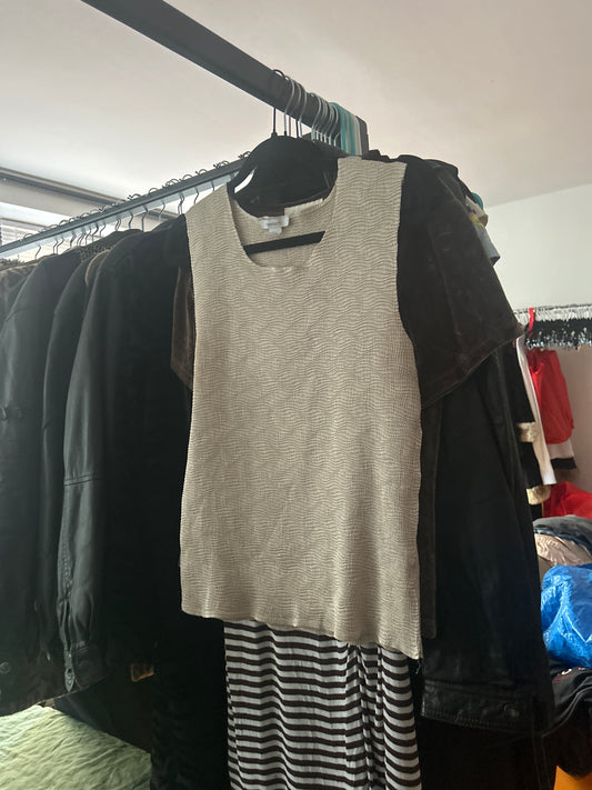 Dress barn wavy tank top