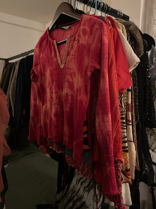 Guel Schen red dyed v neck