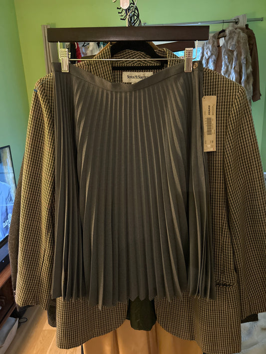 Charcoal gray pleated skirt