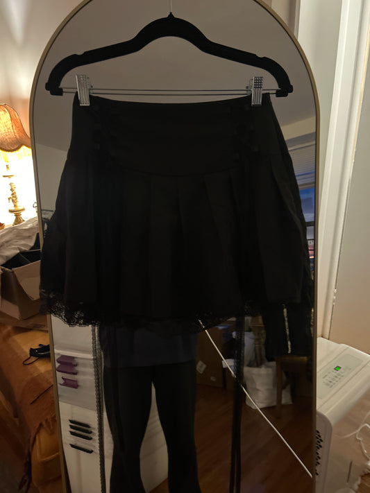 Black lace up pleated mini skirt