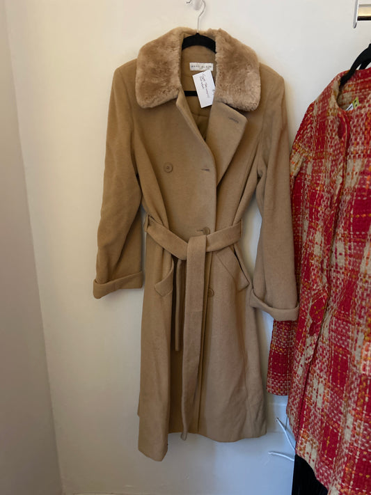 JM tan coat fur collar 121