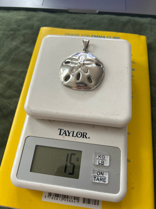 Large sand dollar necklace 015065