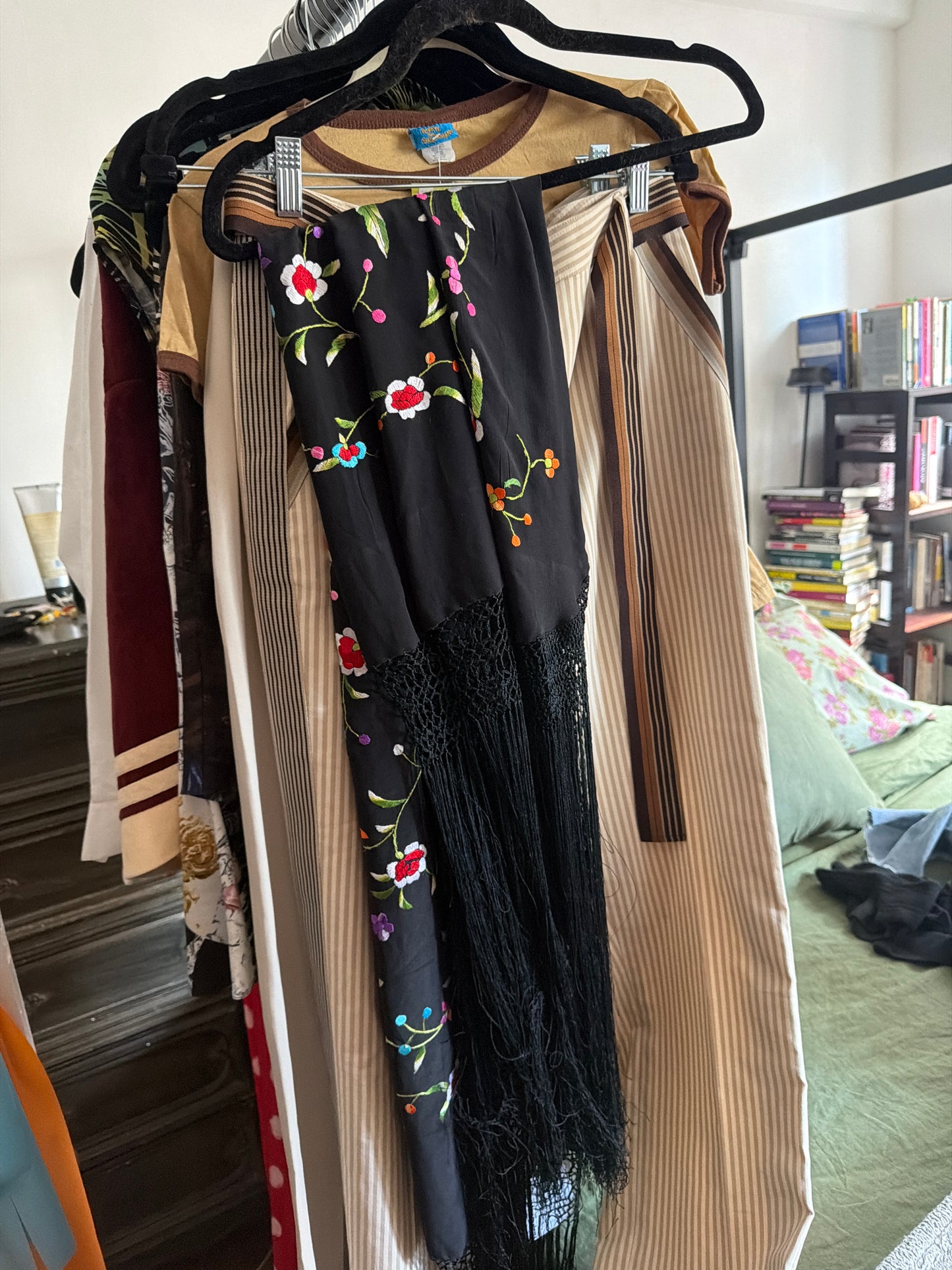 Black shawl JM 23