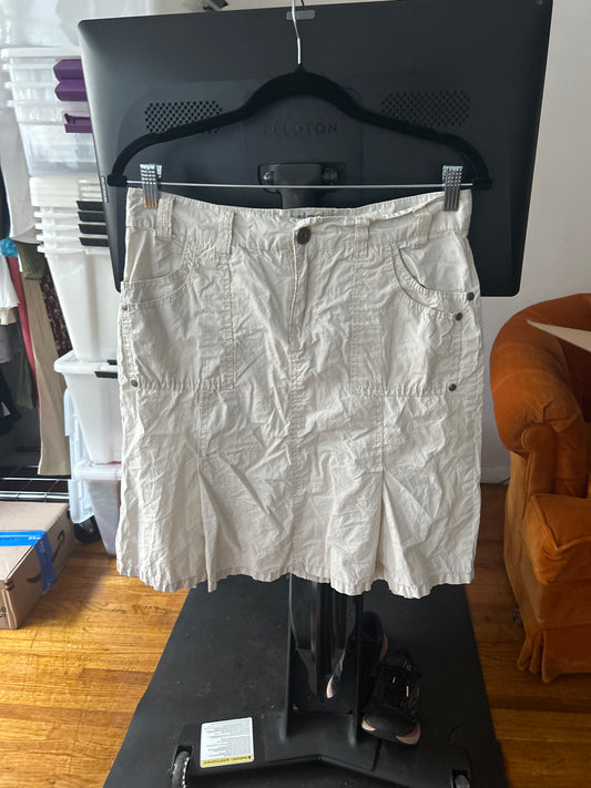 White midi skirt with pleats