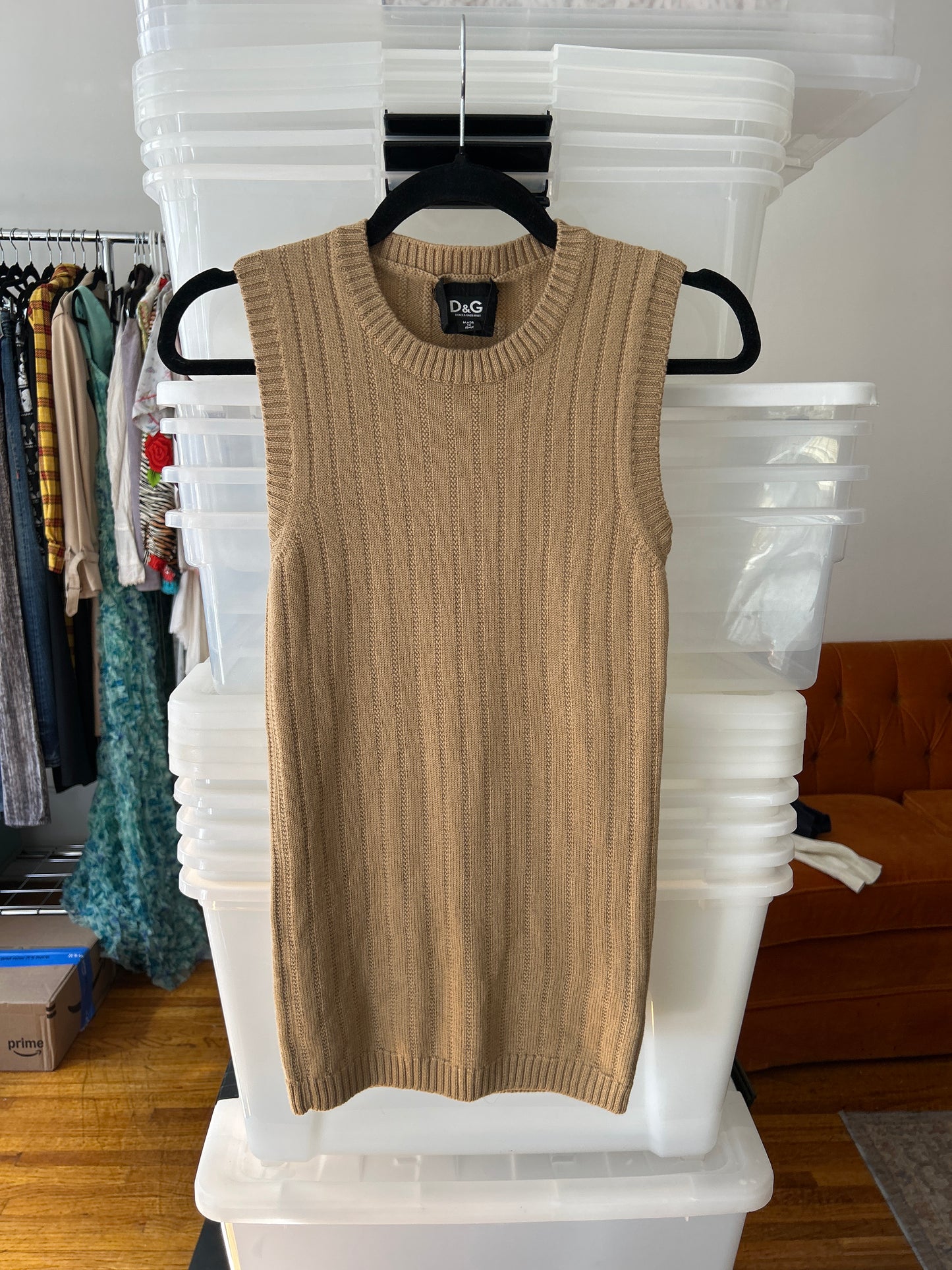 D&G beige sweater vest JM 313