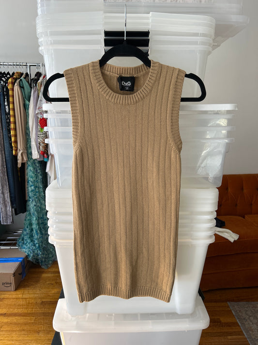 D&G beige sweater vest JM 313