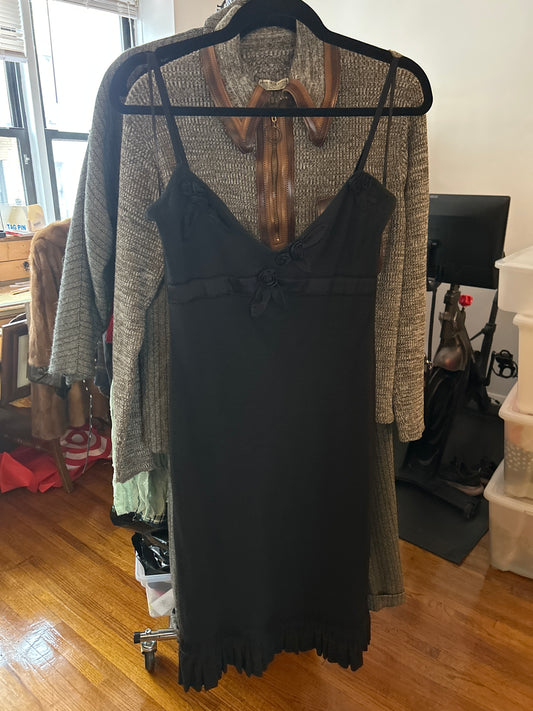 JM 256 Moschino black dress with rosettes