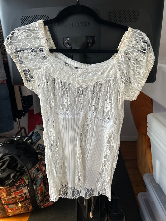 White lace/pleated top