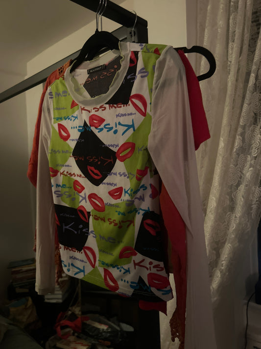 Kiss me long sleeve top