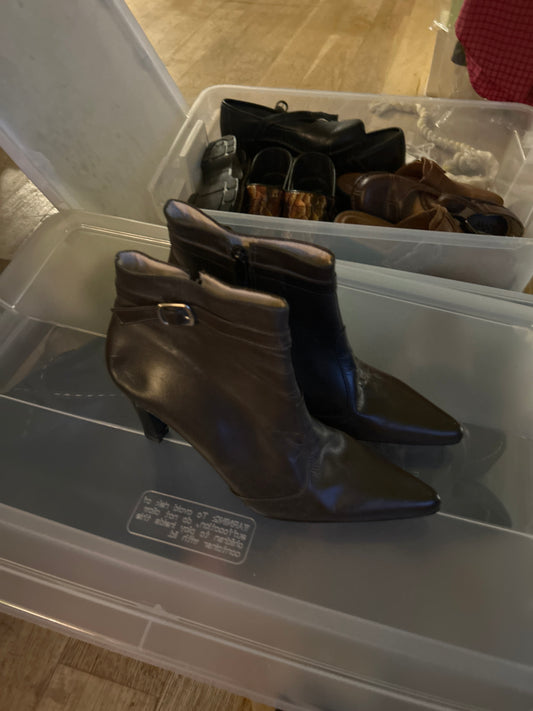 STREET RAT - brown pointed toe