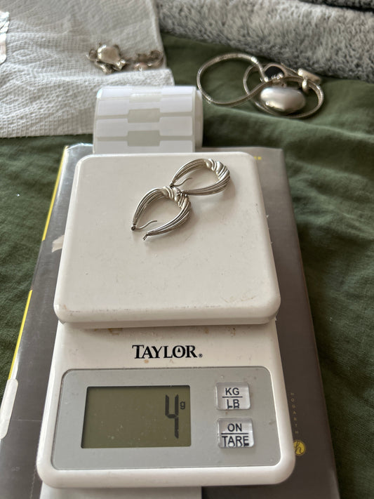 Engraved asymmetrical hoops 01507L
