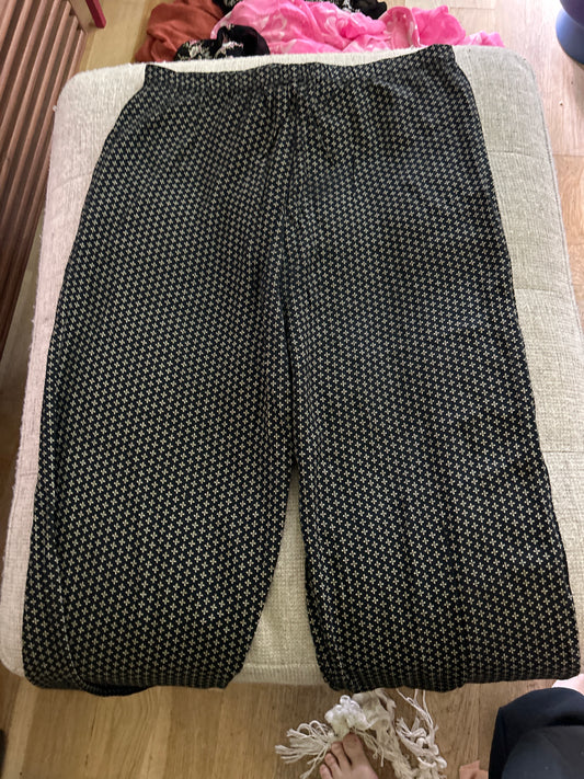 Wide leg black pants with cross pattern