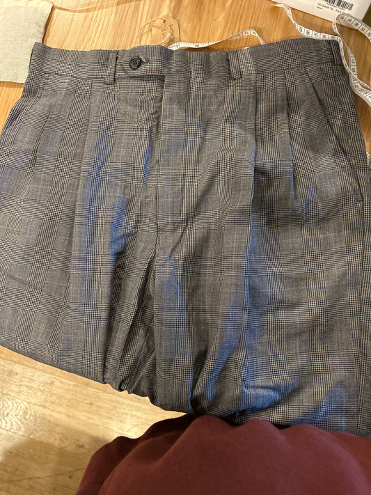 Burberry grey plaid trousers sz 30