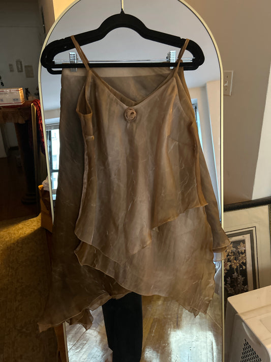 Tank with rosette