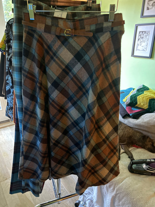 Plaid skirt with belt