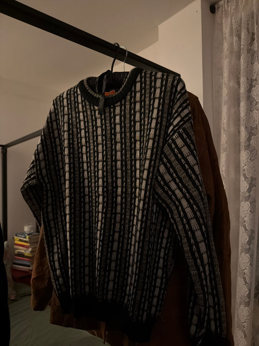 Cherokee black/white sweater