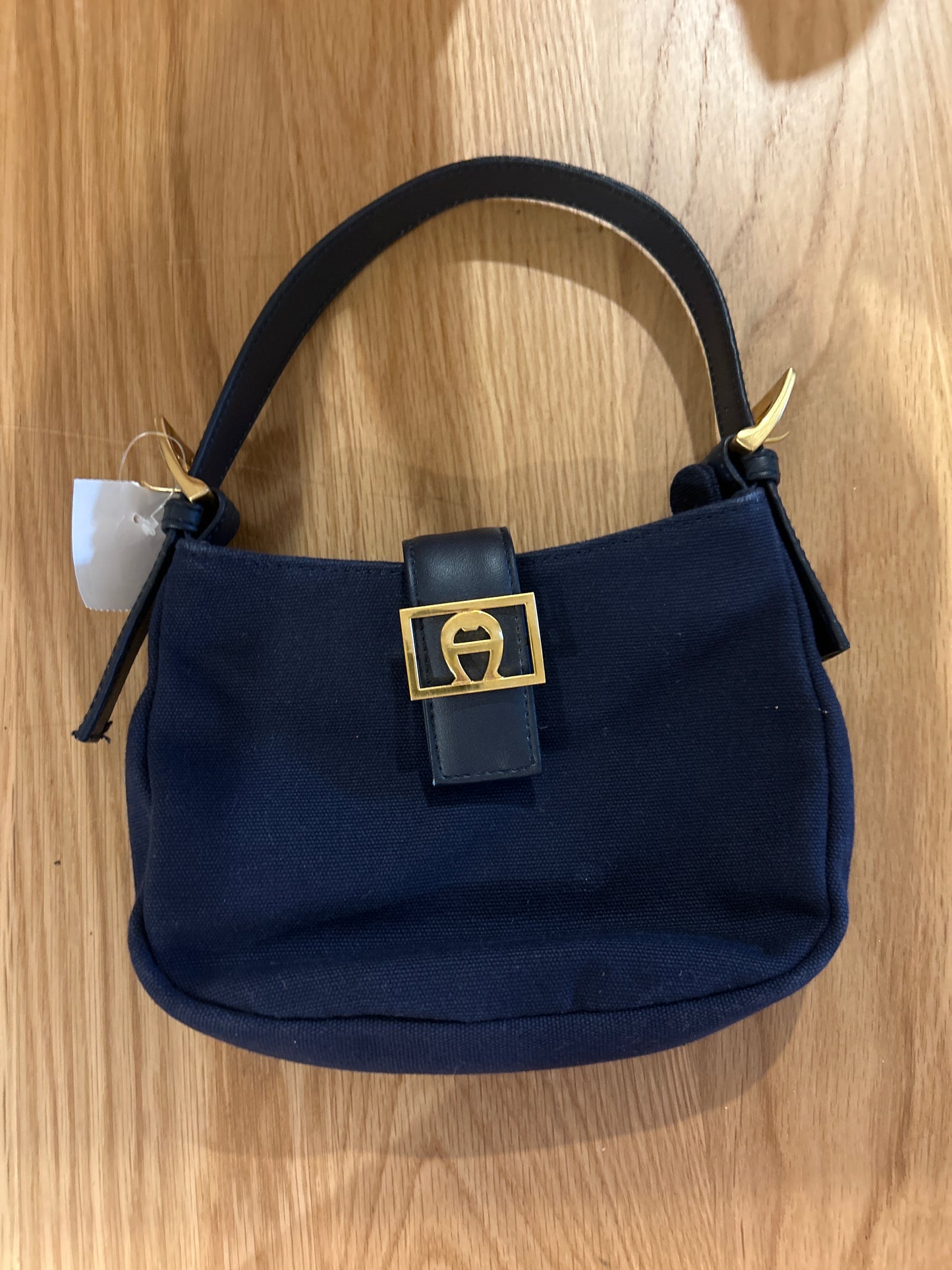 Etienne aigner bag